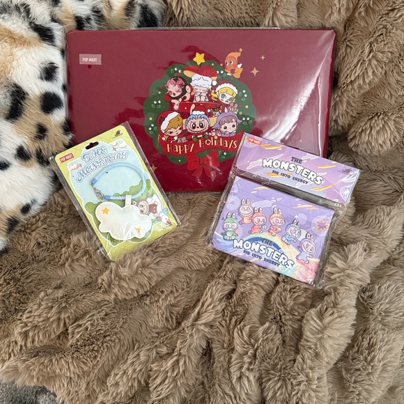 Popmart items - Picture 1 of 4